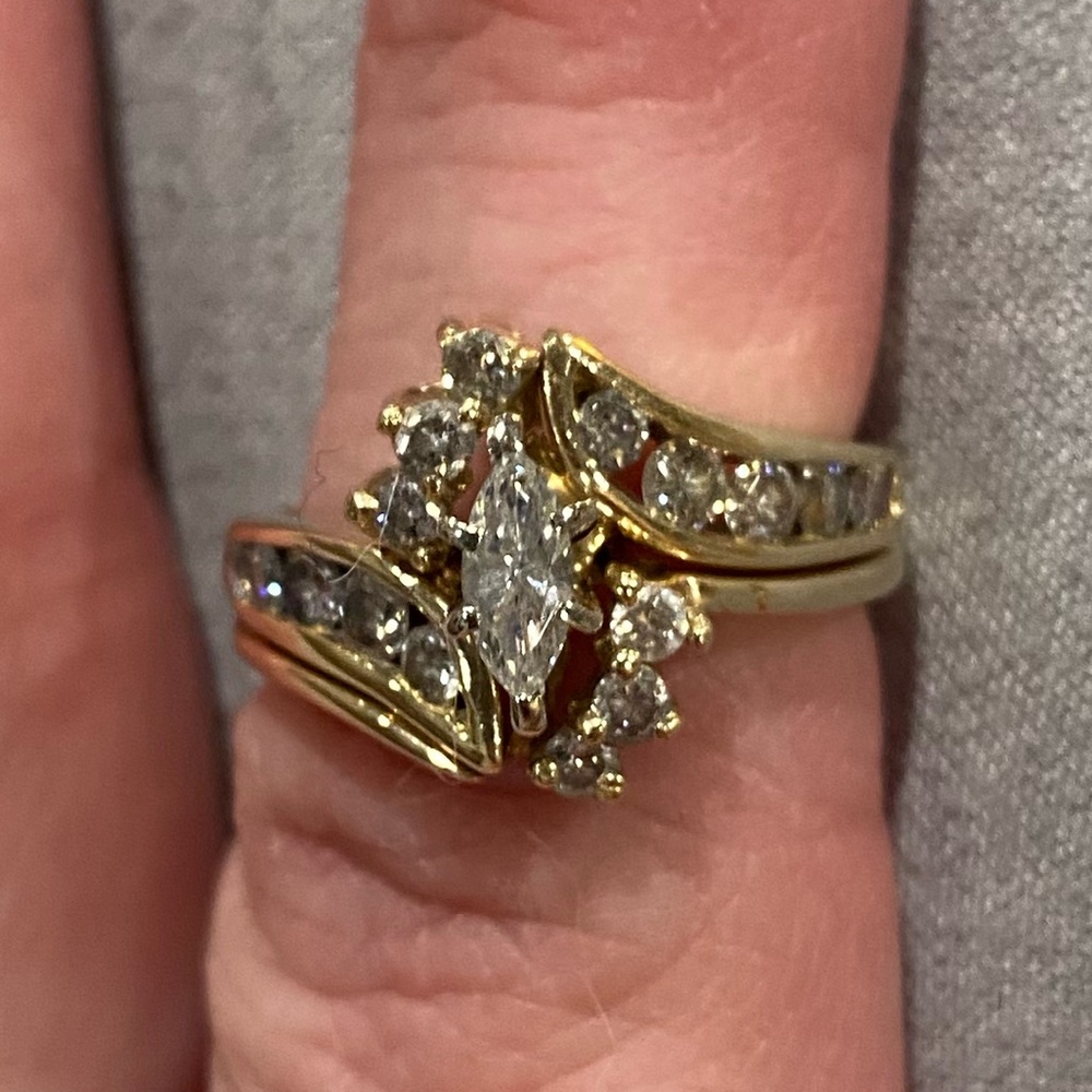 Wedding ring set. 10k gold 1.5 carat. Ring Size 6